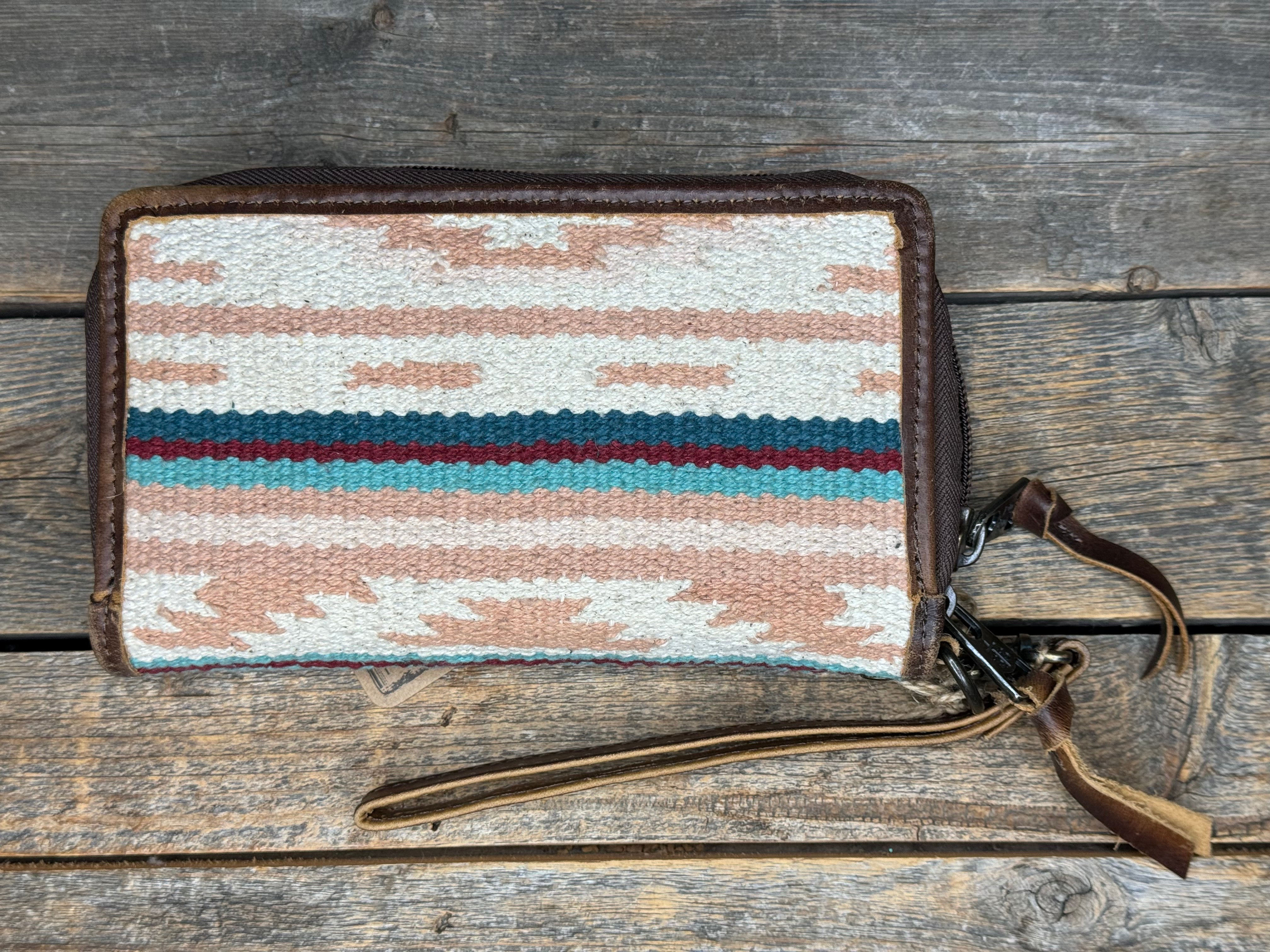 STS Palomino Serape Kacy Organizer