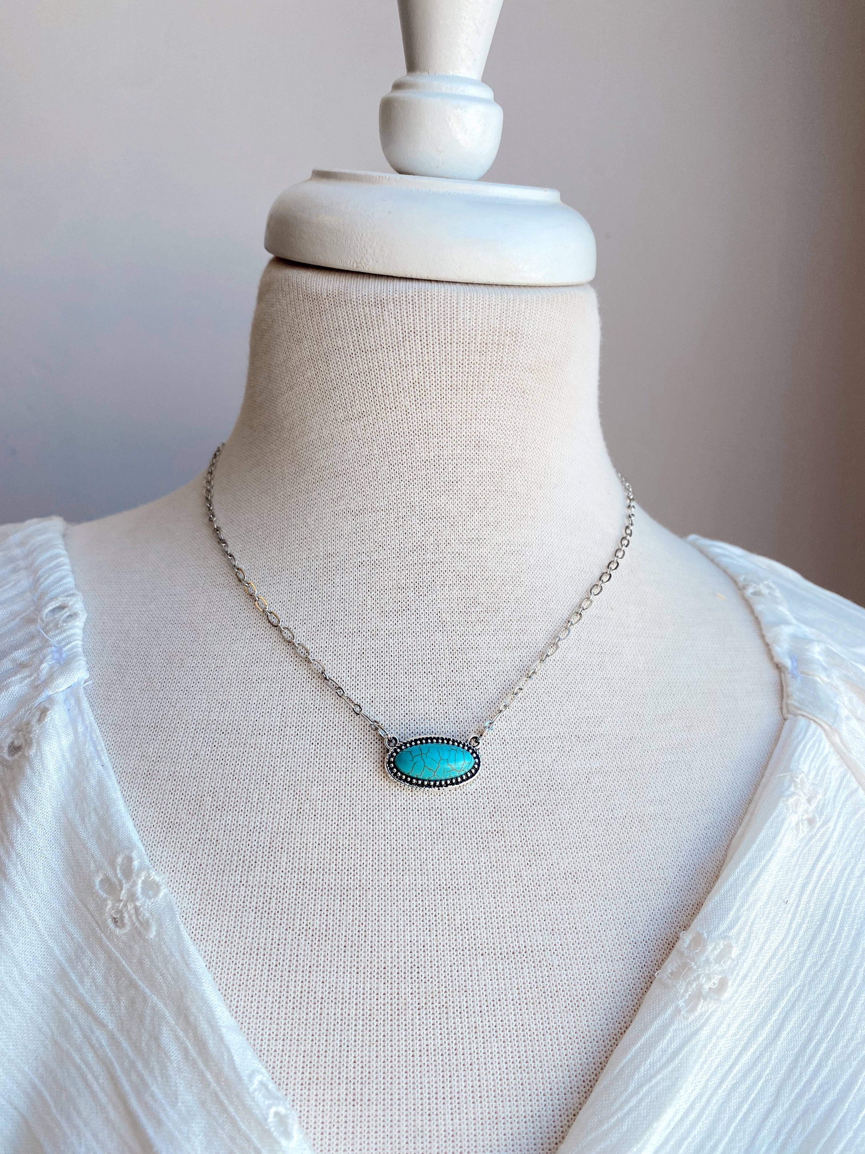 The Vay Oval Turquoise Necklace