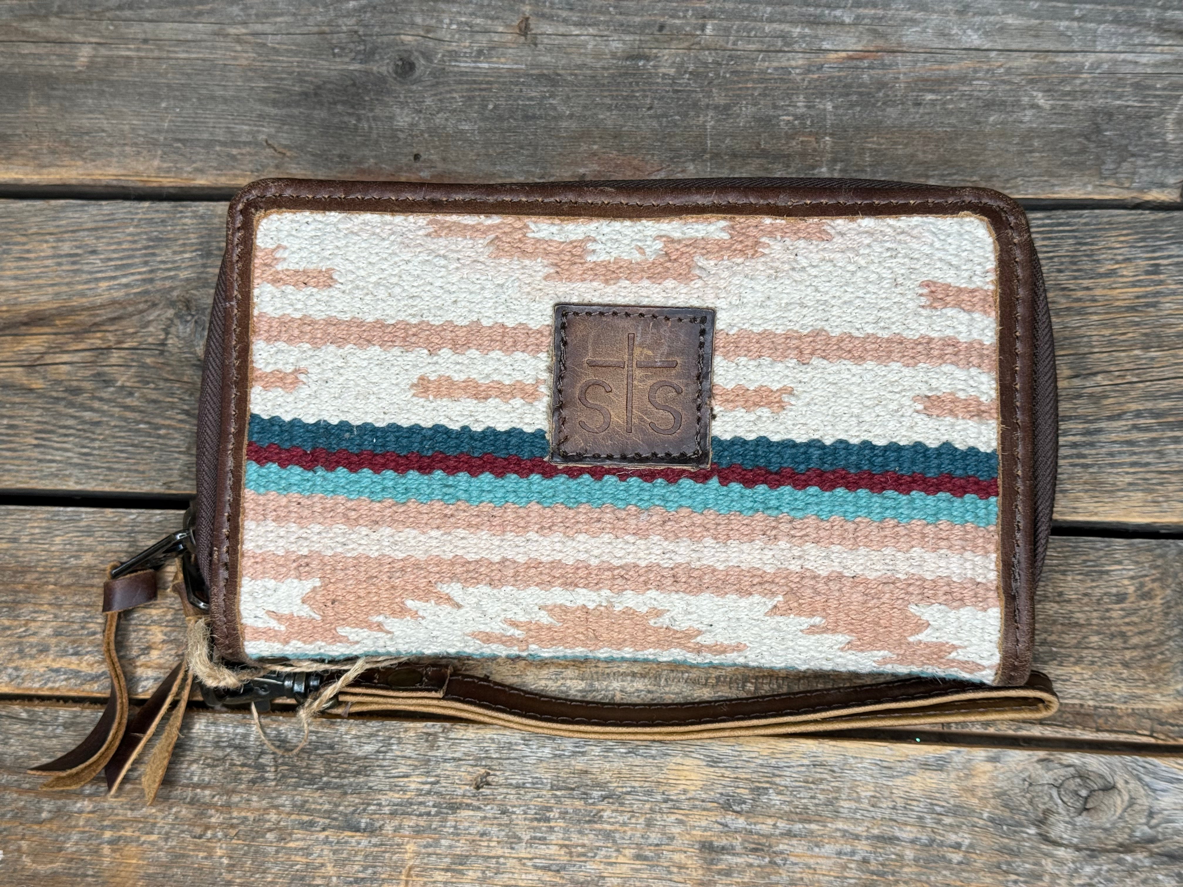 STS Palomino Serape Kacy Organizer