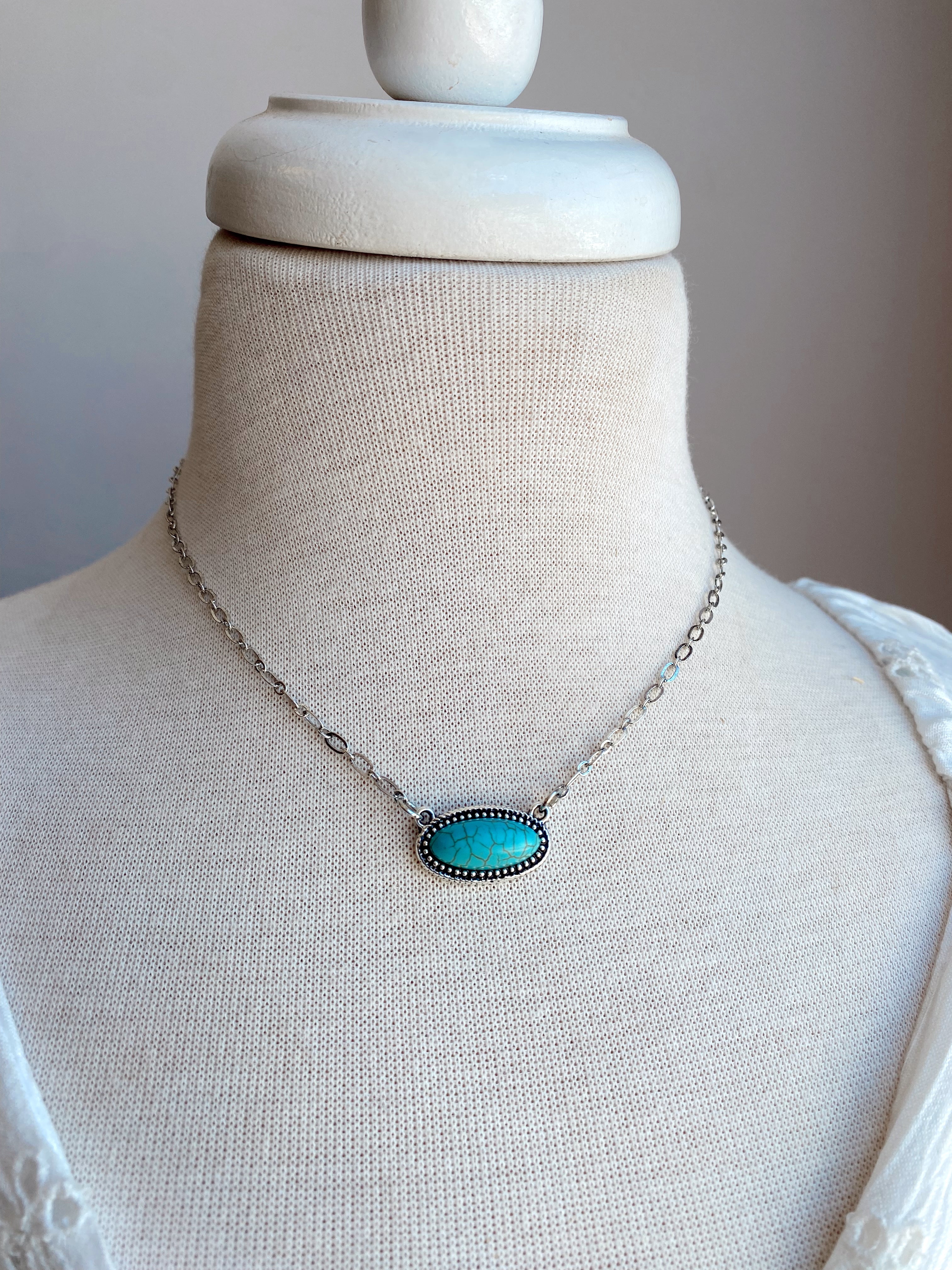 The Vay Oval Turquoise Necklace
