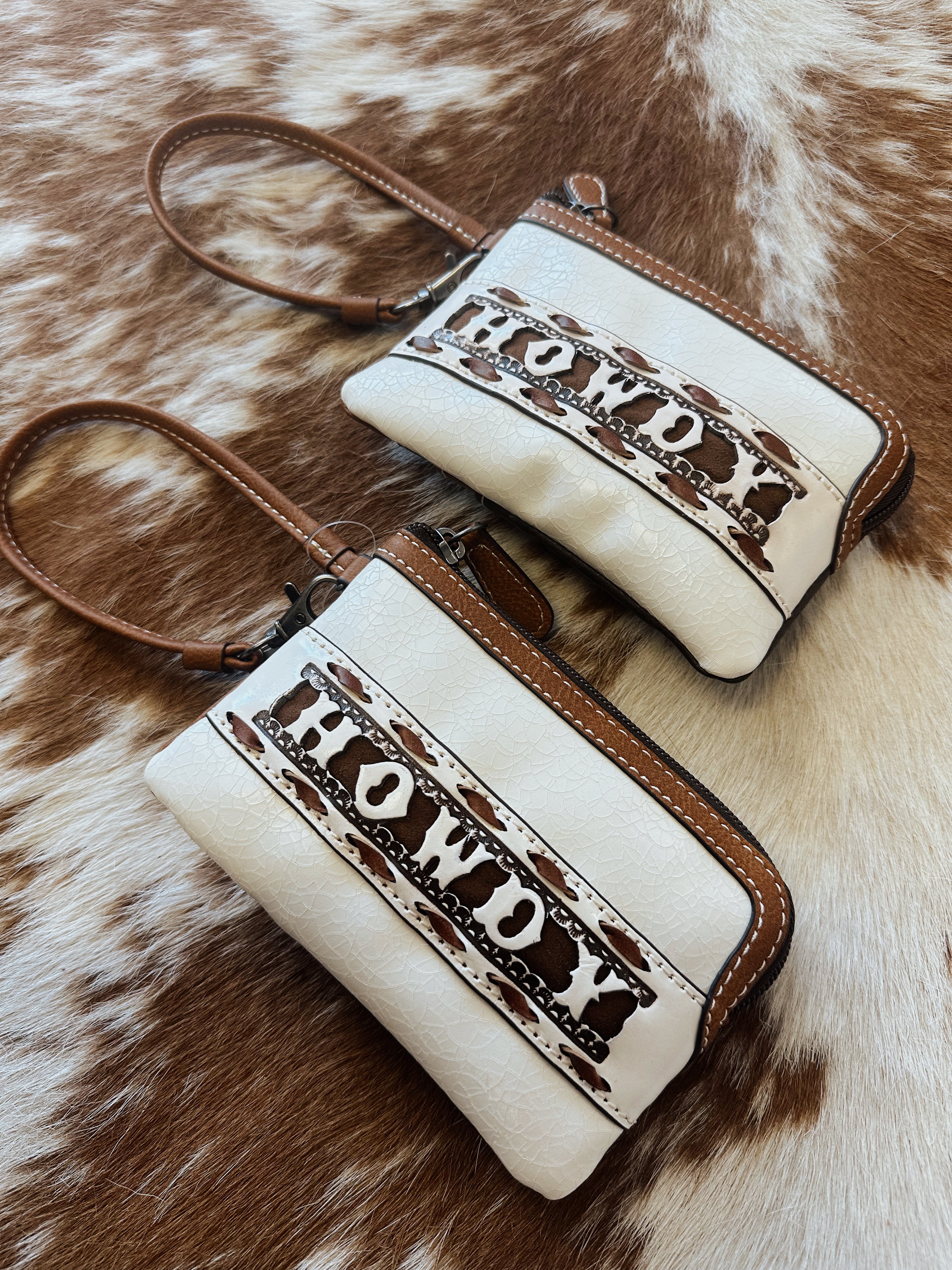 The Howdy Ellie Leather Wristlet
