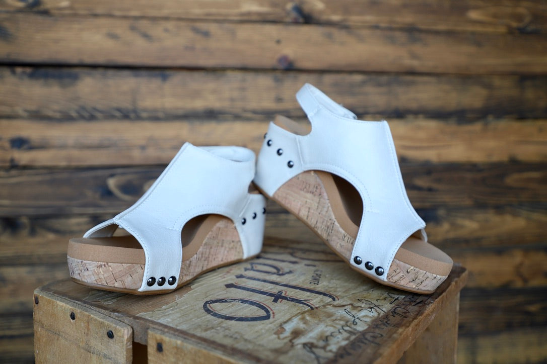 The Carley Wedge in Cream