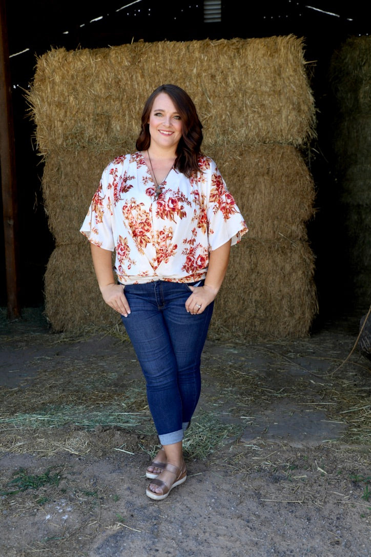 Bell Sleeve Floral Top w/ V Neck -Off White