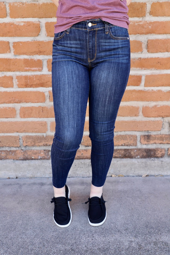 Judy Blue - Mid-Rise Skinny Jeans
